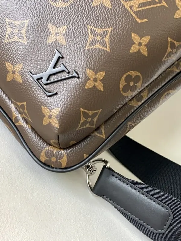 louis vuitton aaa homme mini sac a main s_117b3bb4